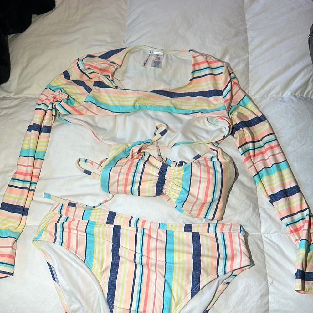 3pc Bathing suit, size XL15- 17 juniors.